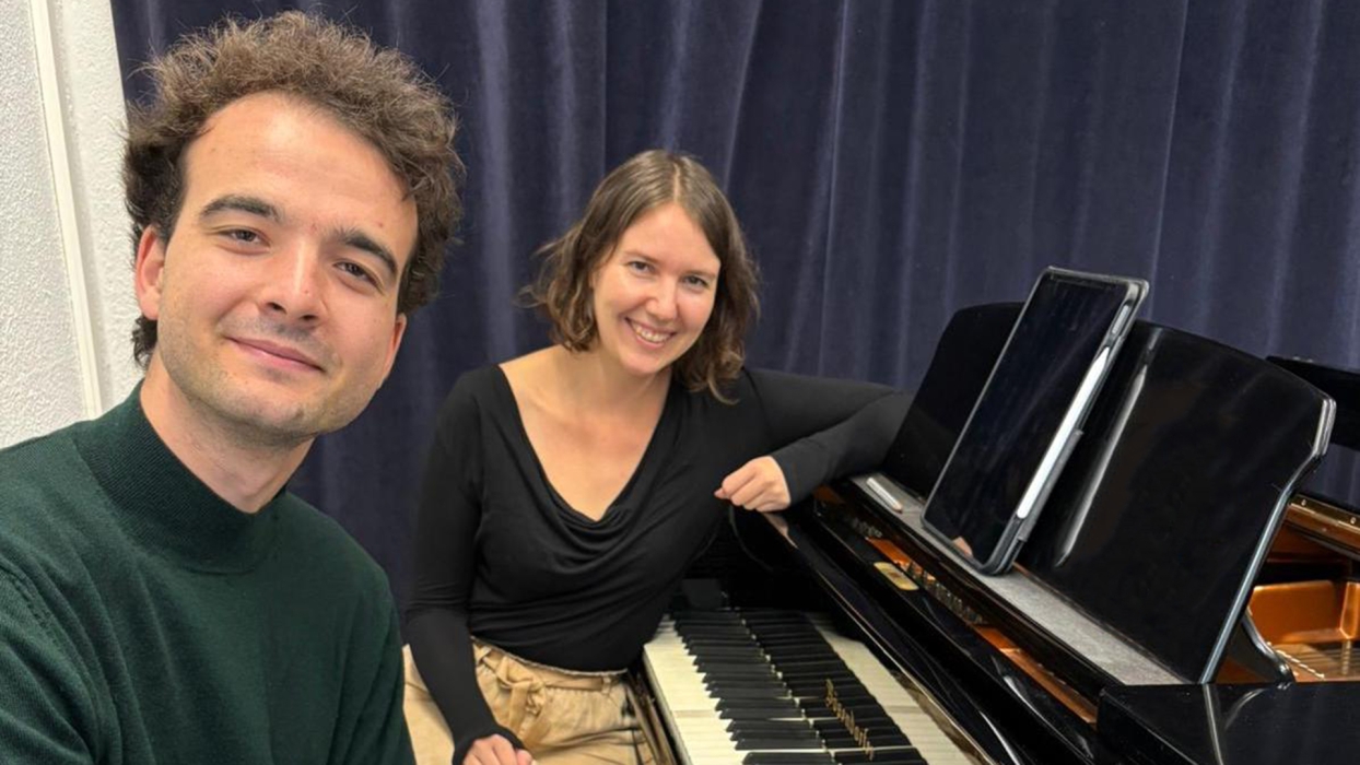 Studienleiter Paul-Boris Kertsman und Operndramaturgin Pia-Rabea Vornholt am Luzerner Theater