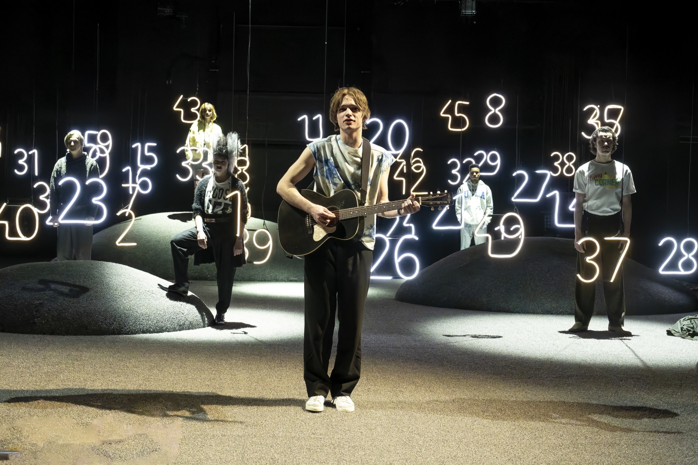 Luzerner Theater_Hard Land_Rüdiger Hauffe_Carina Thurner_Annina Hunziker_Bastian Inglin_Colin Vemba_Moïse de Quay_©Ingo Hoehn