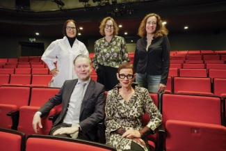 Luzerner Theater, Wanda Puvogel (Tanzdirektorin), Ina Karr (Intendantin), Katja Langenbach (Schauspieldirektorin), Jonathan Bloxham (Musikalischer Direktor), Ursula Benzing (Operndirektorin), Foto: Bennett Smith