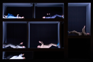 Luzerner Theater, Der Doppelgänger, Olivia Stahn, Vladyslav Tlushch, Zvi Emanuel-Marial, Christian Tschelebiew, Peter Schöne, Robert Maszl, Foto: Elmar Witt