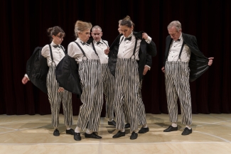 Luzerner Theater, Loriot - Früher war mehr Lametta, Amélie Hug, Tini Prüfert, Christian Baumbach, Rüdiger Hauffe, Zoe Hutmacher, Oliver Losehand, Foto: Ingo Hoehn