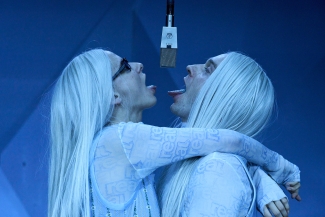 Luzerner Theater, Nieder mit den Alpen!, Carina Thurner, Bastian Inglin, Foto: Emanuel Ammon