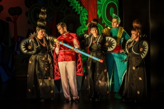  Luzerner Theater_Die Zauberflöte_Marcela Rahal_Luca Bernard_Solenn' Lavanant Linke_ Äneas Humm_Eyrún Unnarsdóttir_Foto Ingo Hoehn