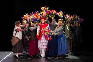 Luzerner Theater_L'elisir d'amore_Artur Garbas_Opernchor_Foto_Ingo Hoehn