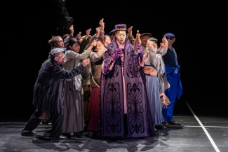 Luzerner Theater_L'elisir d'amore_Rueben Mbonambi_Opernchor_Foto_Ingo Hoehn