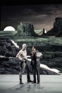 Luzerner Theater_Der_zerbrochne_Krug_Christian Baumbach_Annina Hunziker_Foto_Tanja_Dorendorf