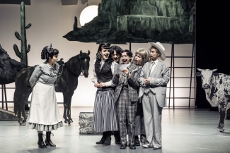 Luzerner Theater_Der_zerbrochne_Krug_Ensemble Schauspiel_Foto_Tanja_Dorendorf-5