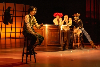 Luzerner Theater_Der_zerbrochne_Krug_Ensemble Schauspiel_Foto_Tanja_Dorendorf-6